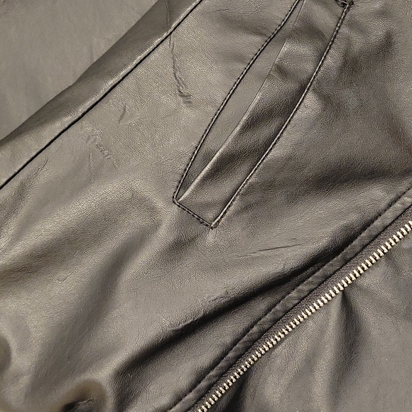 ⚠️3 for 30!! F21 Moto Leather Vest - Picture 6 of 6